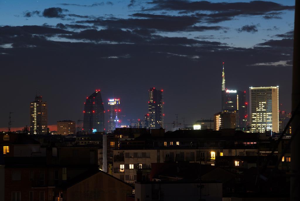 Milan Skyline Apartment In Citta Studi A 1 Minuto Dal Metro Con Terrazzo Wi-Fi E Netflix Szoba fotó