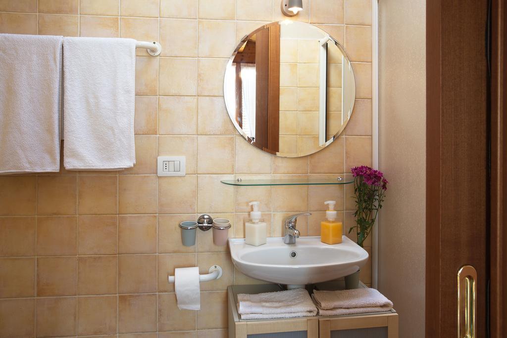 Milan Skyline Apartment In Citta Studi A 1 Minuto Dal Metro Con Terrazzo Wi-Fi E Netflix Szoba fotó